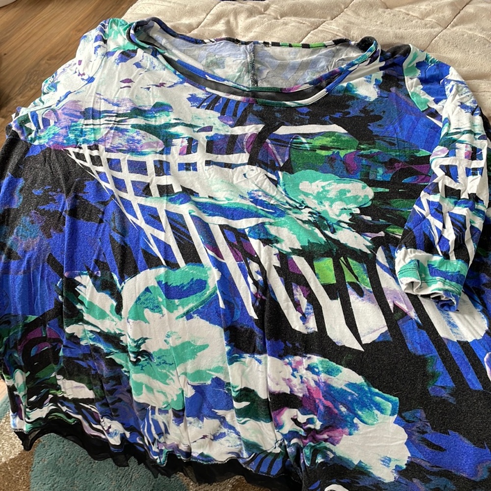 Multi color tshirt